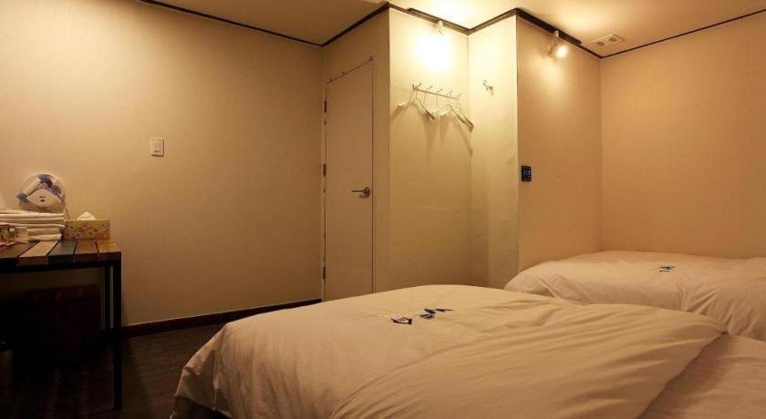Hotel W Mini