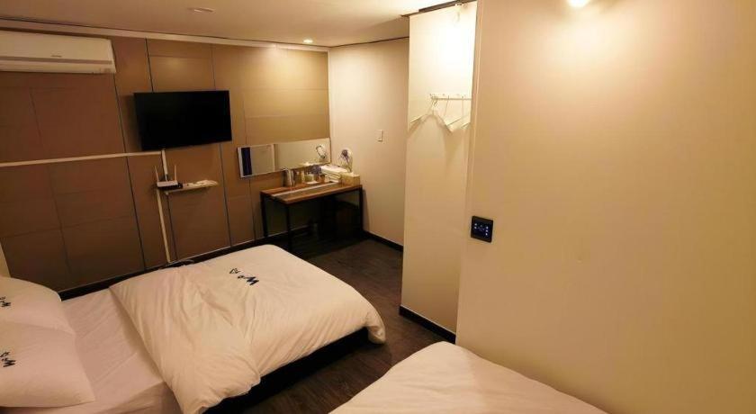 Hotel W Mini 2*